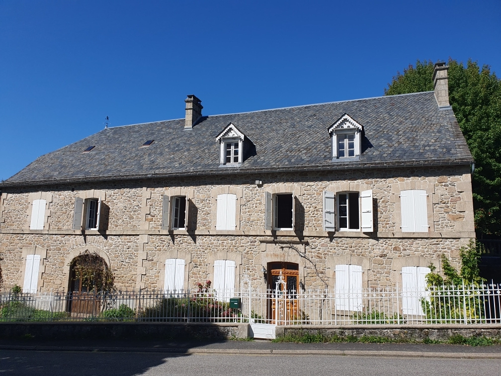MAGNIFIQUE PROPRIÉTÉ, 300 m2 , PARC ARBORÉ, PISCINE ,TOUS CO